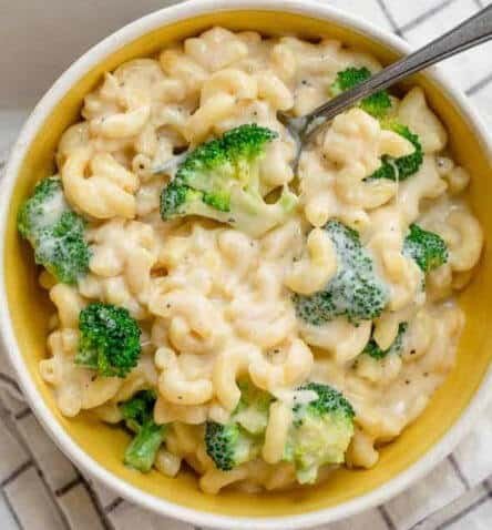 Veggie-Packed Mac 'n' Cheese: A Healthy Twist on a Comfort Classic 1 Broccoli Mac and Cheese 11 640x9 1