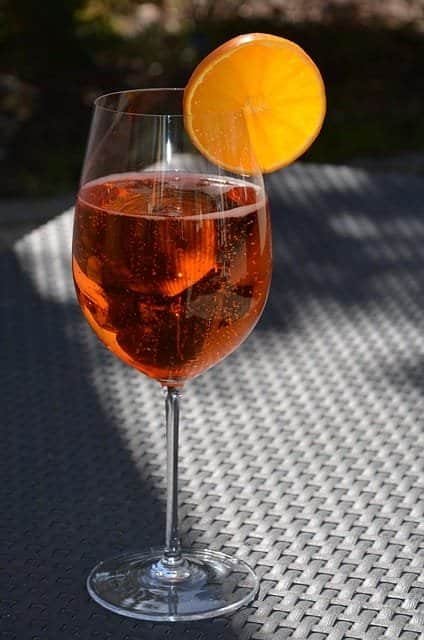 Sparkling Cranberry Spritz 1 Low Calorie Christmas Cocktails